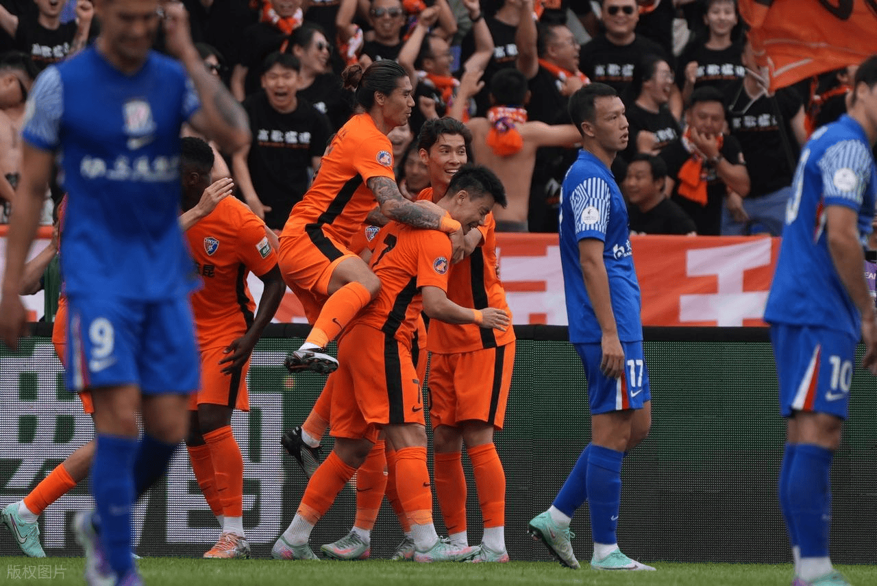 金年会官网登录包含上海久事迎中超关键赛，今晚手感冰凉，赛场秩序良好，团队化学反应显著的词条